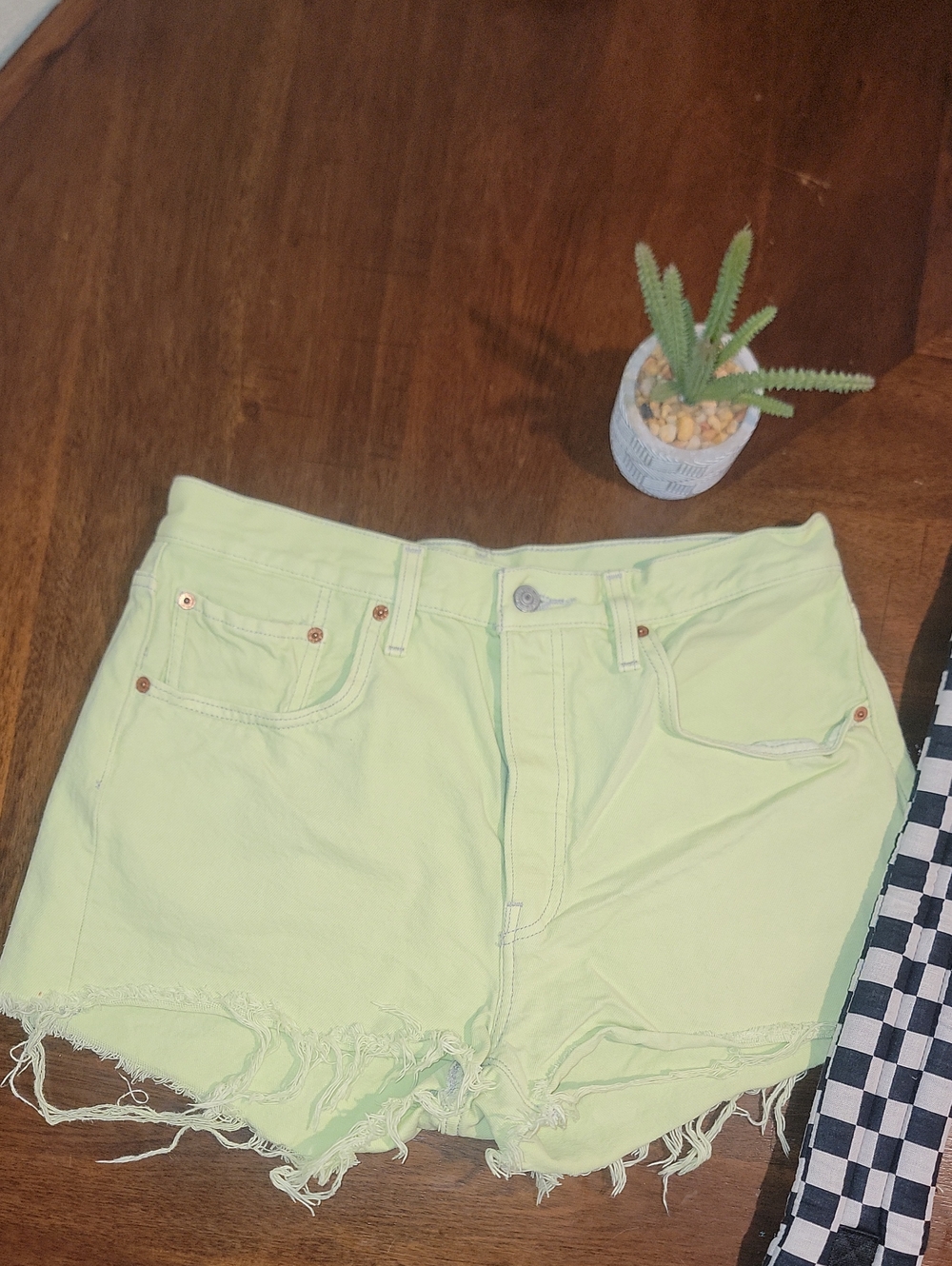 Levi's 501 Neon Green Buttonfly Highrise Denim Shorts Size 31 100% Cotton